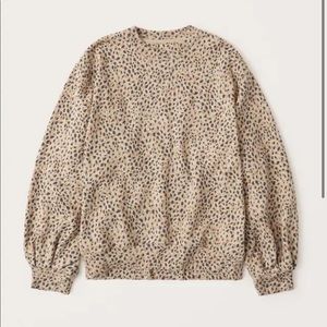 Abercrombie & Fitch Oversized Crew Sweatshirt